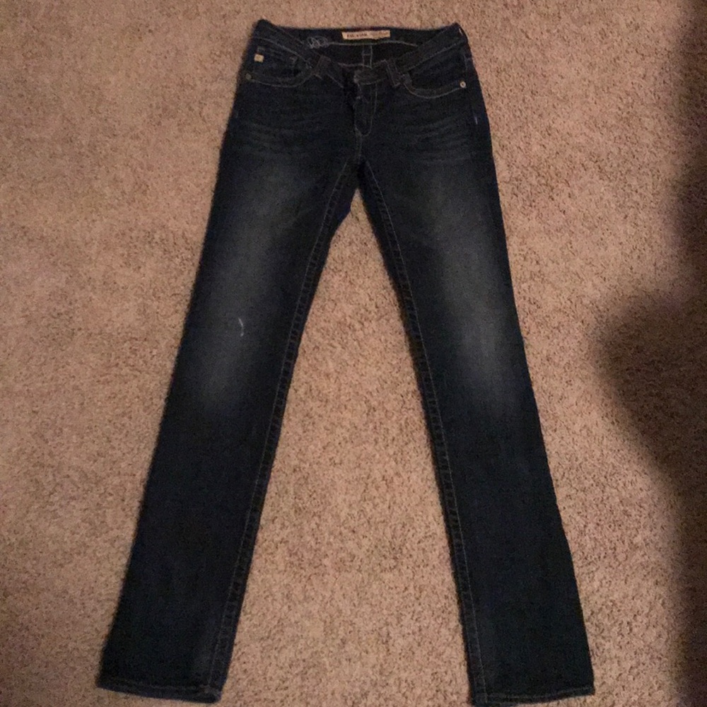 **SOLD** Big Star dark wash straight legged jeans in 26L